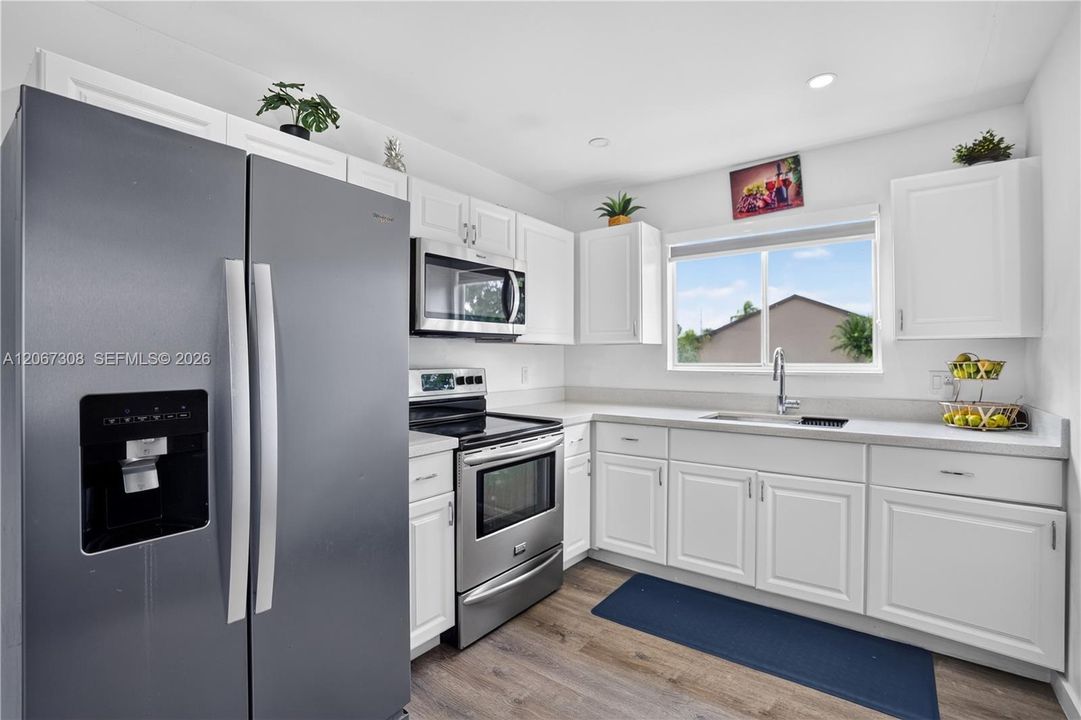 For Sale: $430,000 (3 beds, 1 baths, 960 Square Feet)