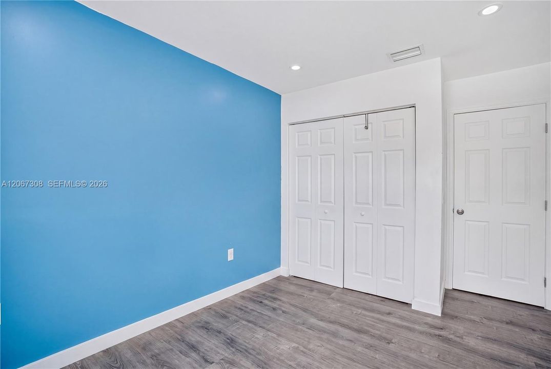 For Sale: $430,000 (3 beds, 1 baths, 960 Square Feet)