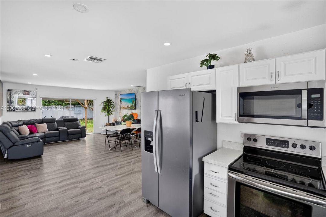 For Sale: $430,000 (3 beds, 1 baths, 960 Square Feet)