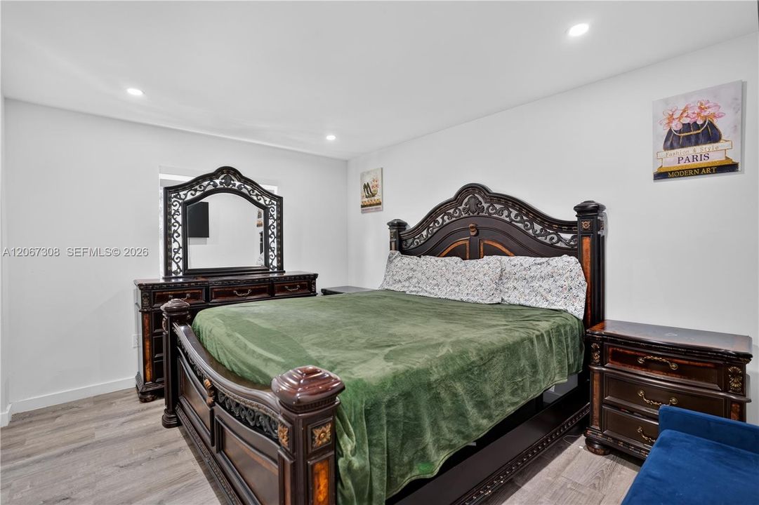 For Sale: $430,000 (3 beds, 1 baths, 960 Square Feet)