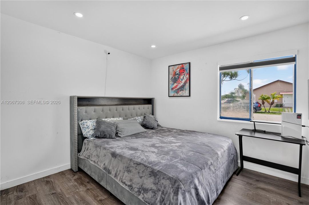 For Sale: $430,000 (3 beds, 1 baths, 960 Square Feet)
