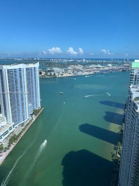 For Sale: $1,110,000 (2 beds, 2 baths, 1269 Square Feet)