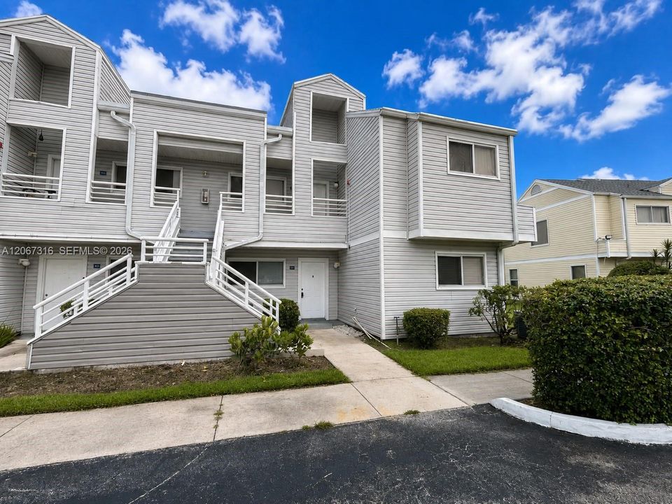 For Sale: $174,900 (2 beds, 2 baths, 1020 Square Feet)