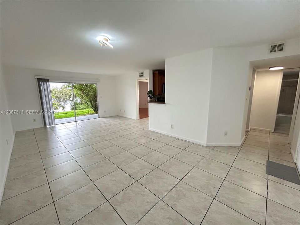 For Sale: $174,900 (2 beds, 2 baths, 1020 Square Feet)