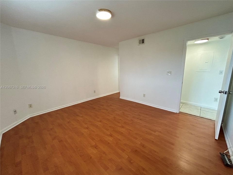 For Sale: $174,900 (2 beds, 2 baths, 1020 Square Feet)
