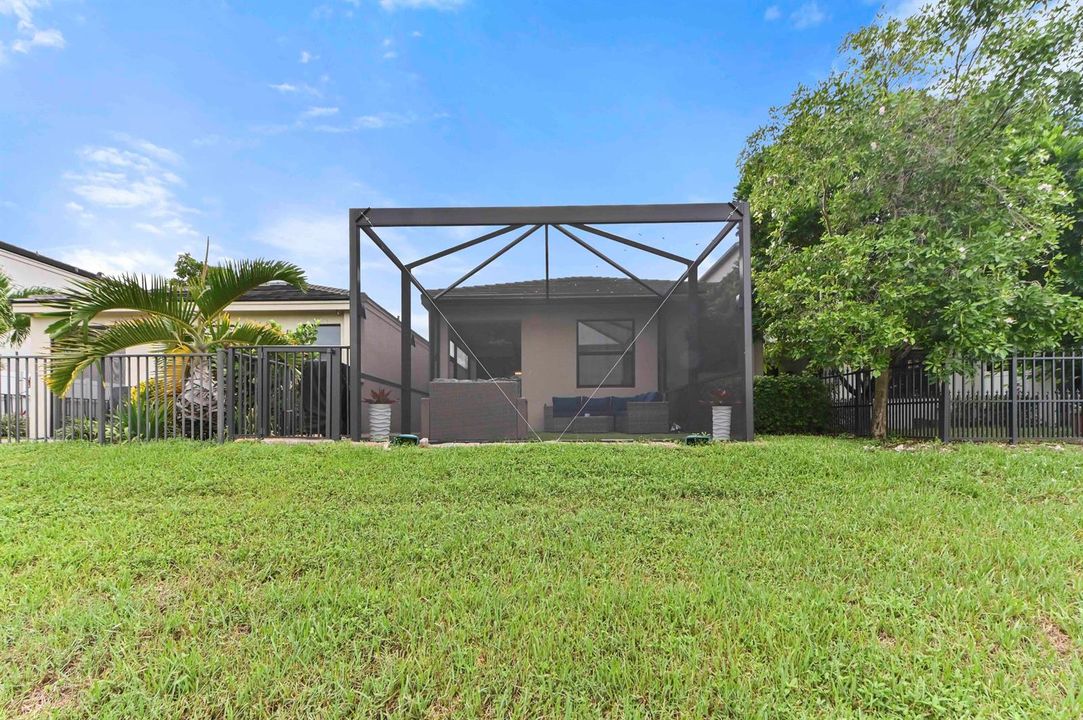 38 Backyard 04