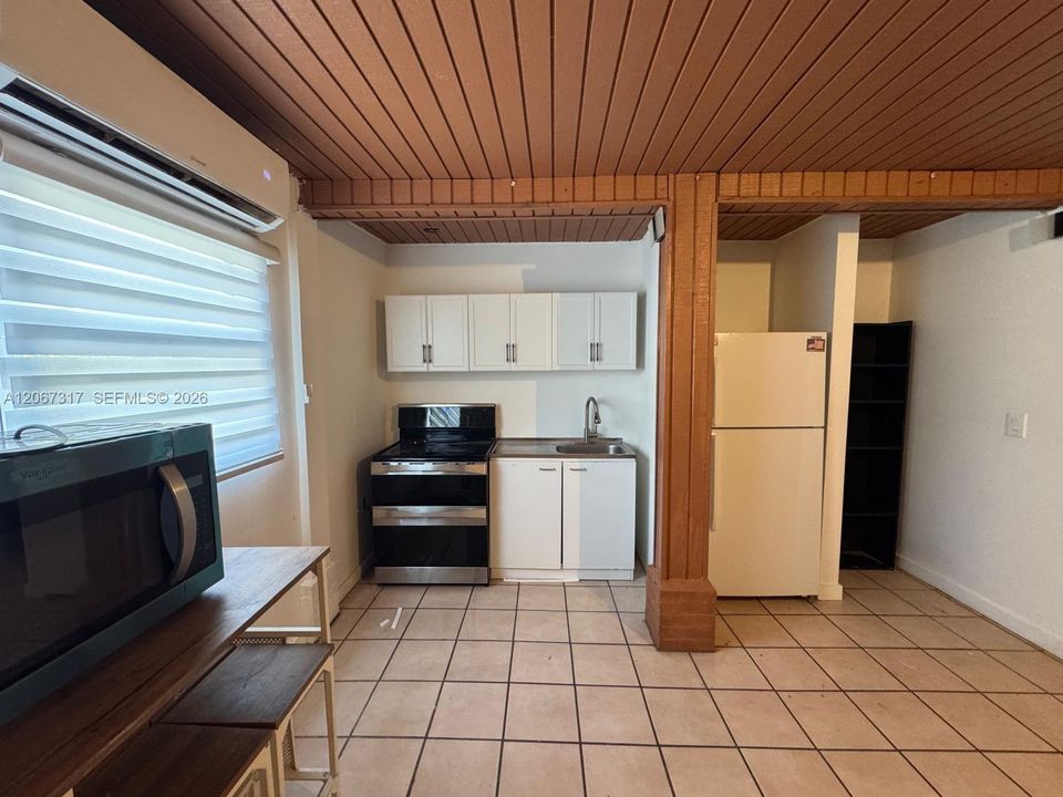 For Rent: $1,500 (1 beds, 1 baths, 380 Square Feet)