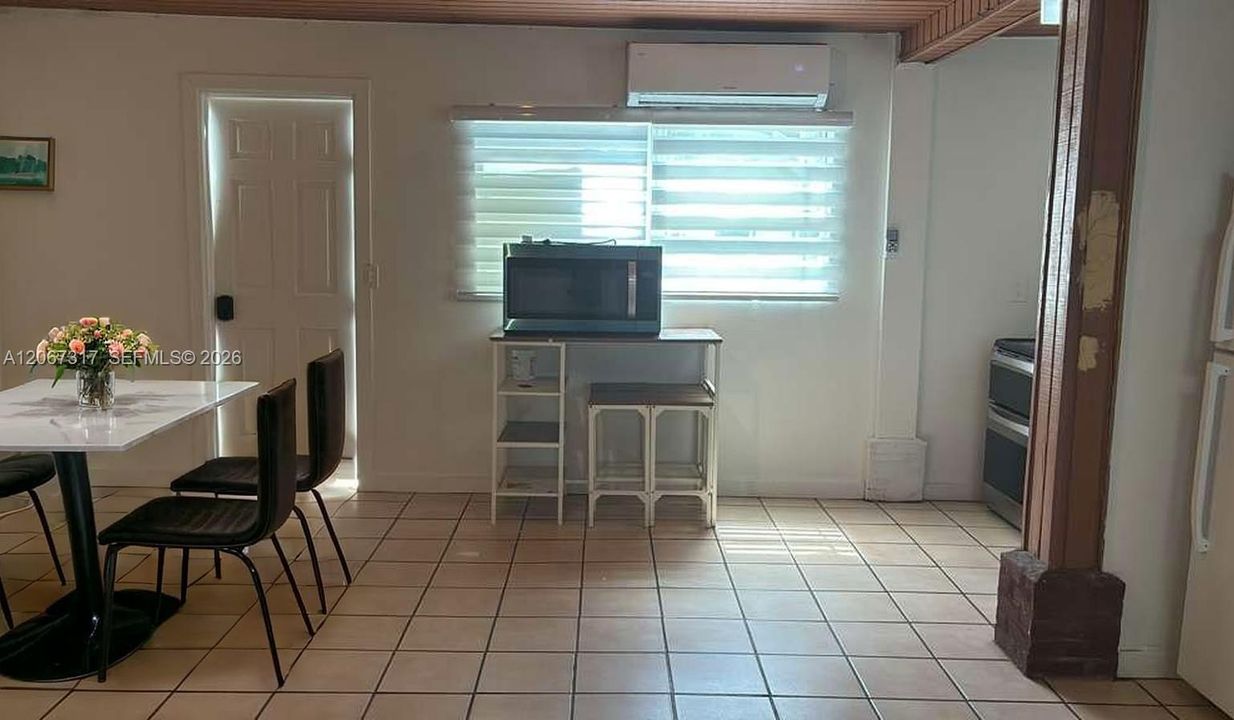 For Rent: $1,500 (1 beds, 1 baths, 380 Square Feet)