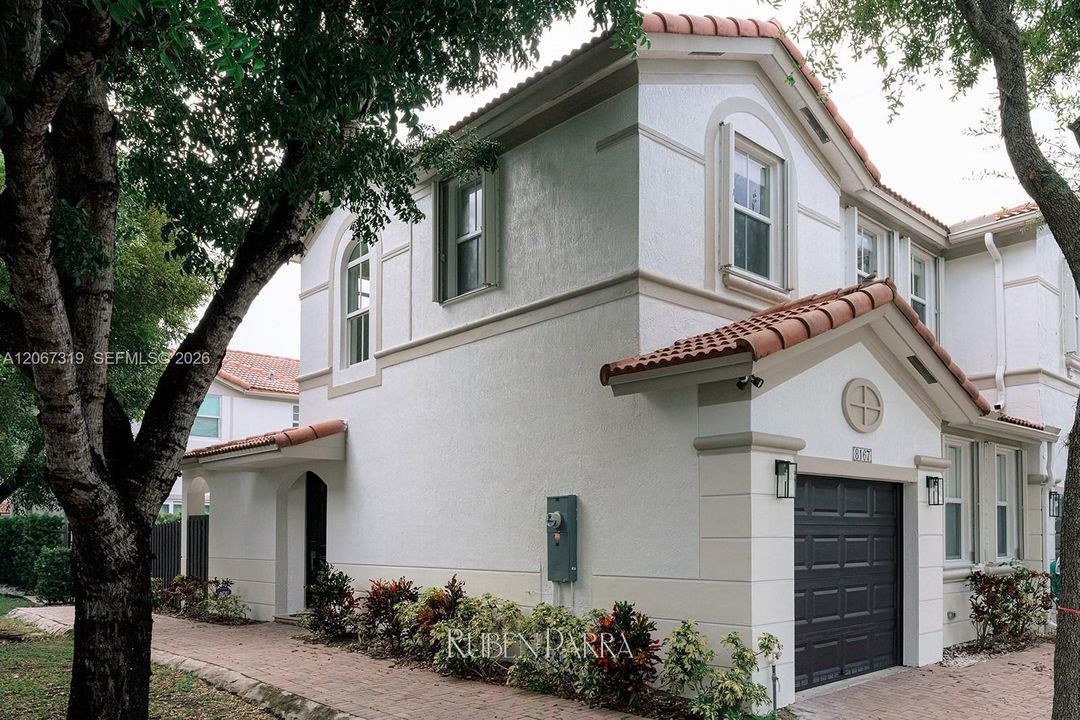 En Renta: $4,700 (3 camas, 2 baños, 1511 Pies cuadrados)