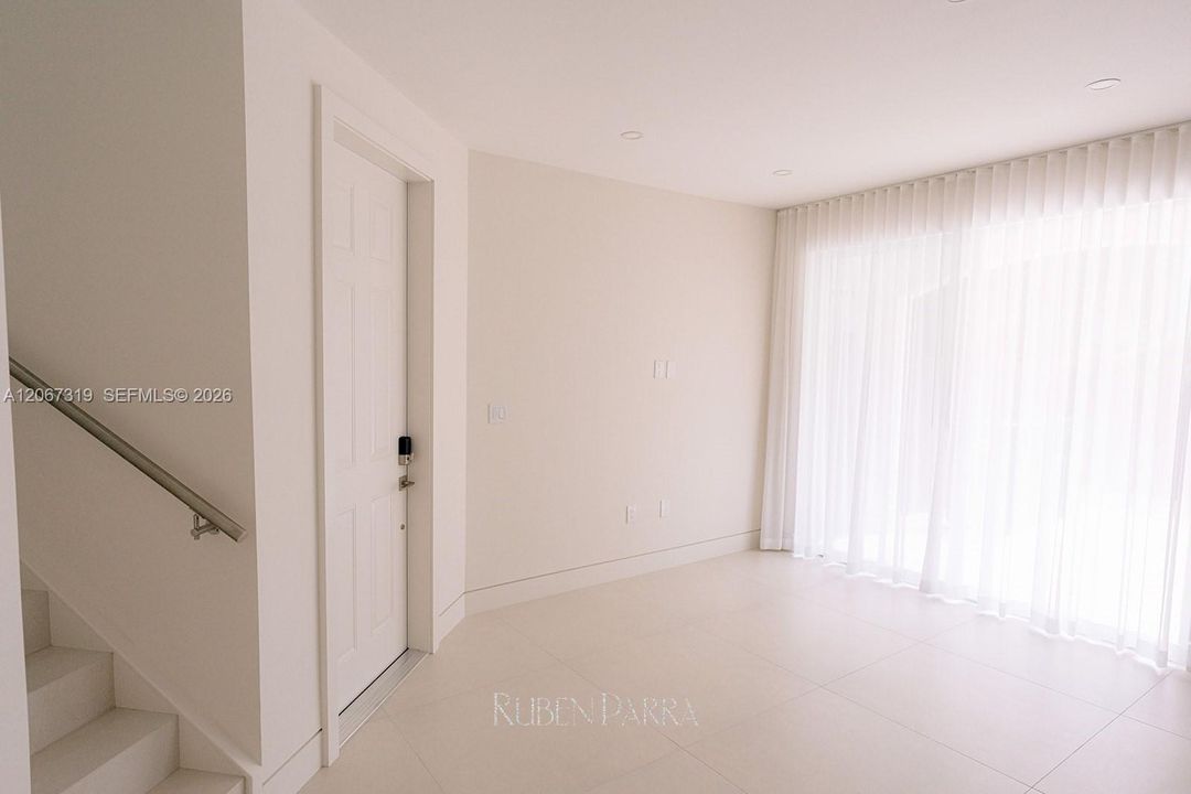 En Renta: $4,700 (3 camas, 2 baños, 1511 Pies cuadrados)