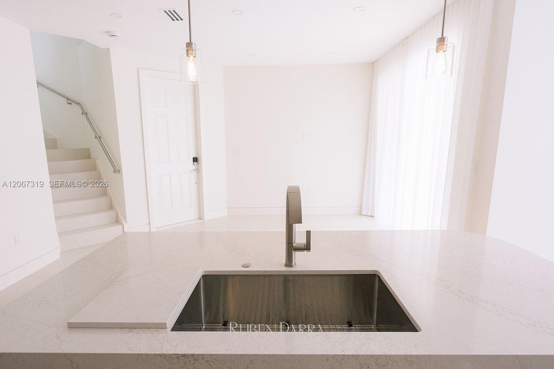 En Renta: $4,700 (3 camas, 2 baños, 1511 Pies cuadrados)