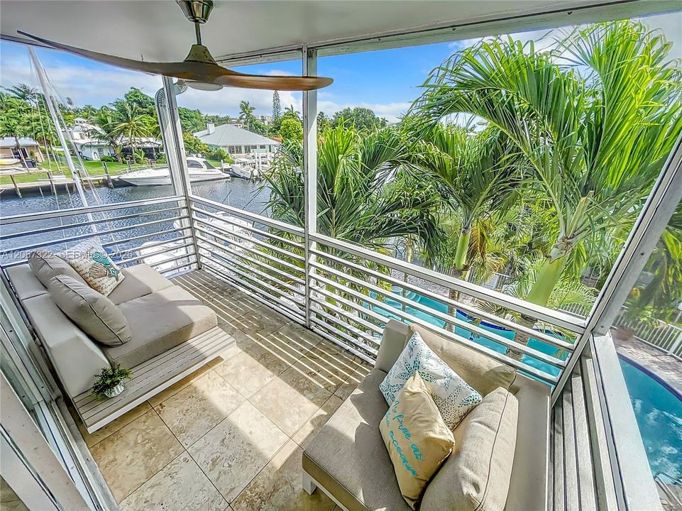 For Sale: $499,000 (2 beds, 2 baths, 1086 Square Feet)
