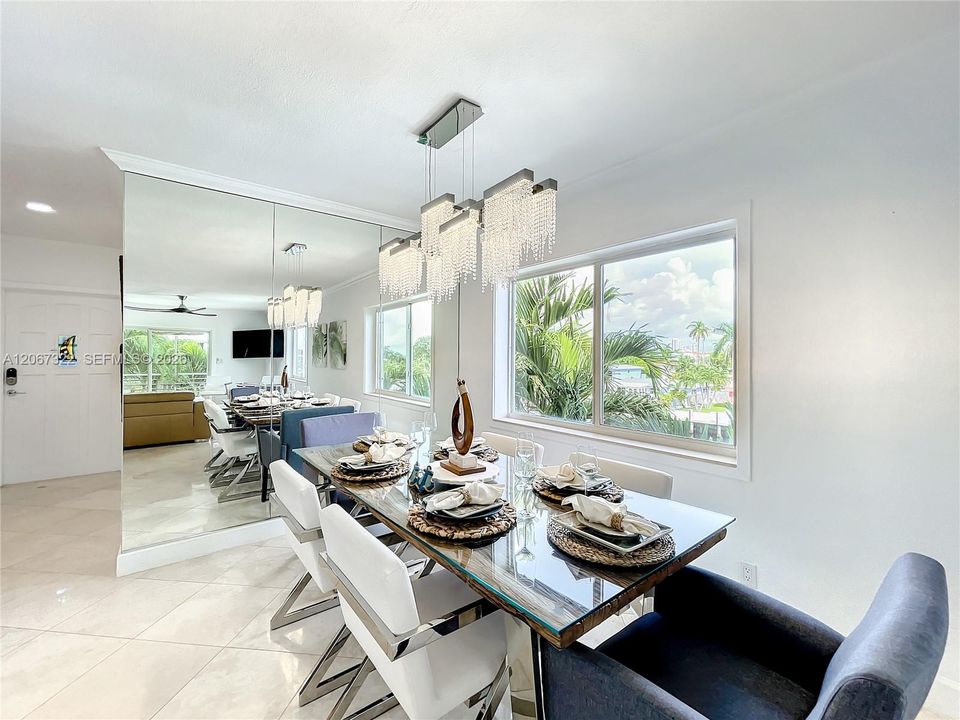 For Sale: $499,000 (2 beds, 2 baths, 1086 Square Feet)
