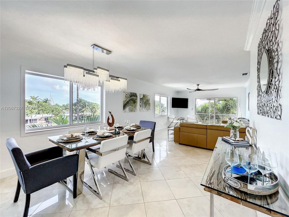 For Sale: $499,000 (2 beds, 2 baths, 1086 Square Feet)