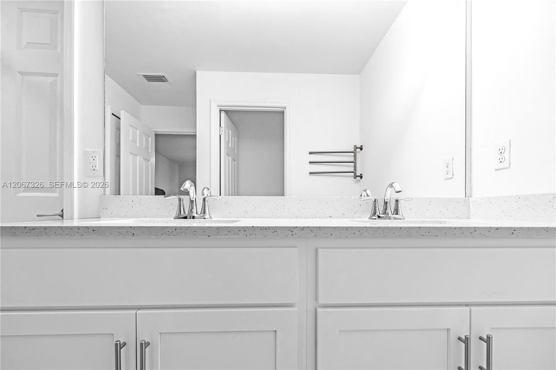 For Sale: $479,900 (4 beds, 2 baths, 1651 Square Feet)