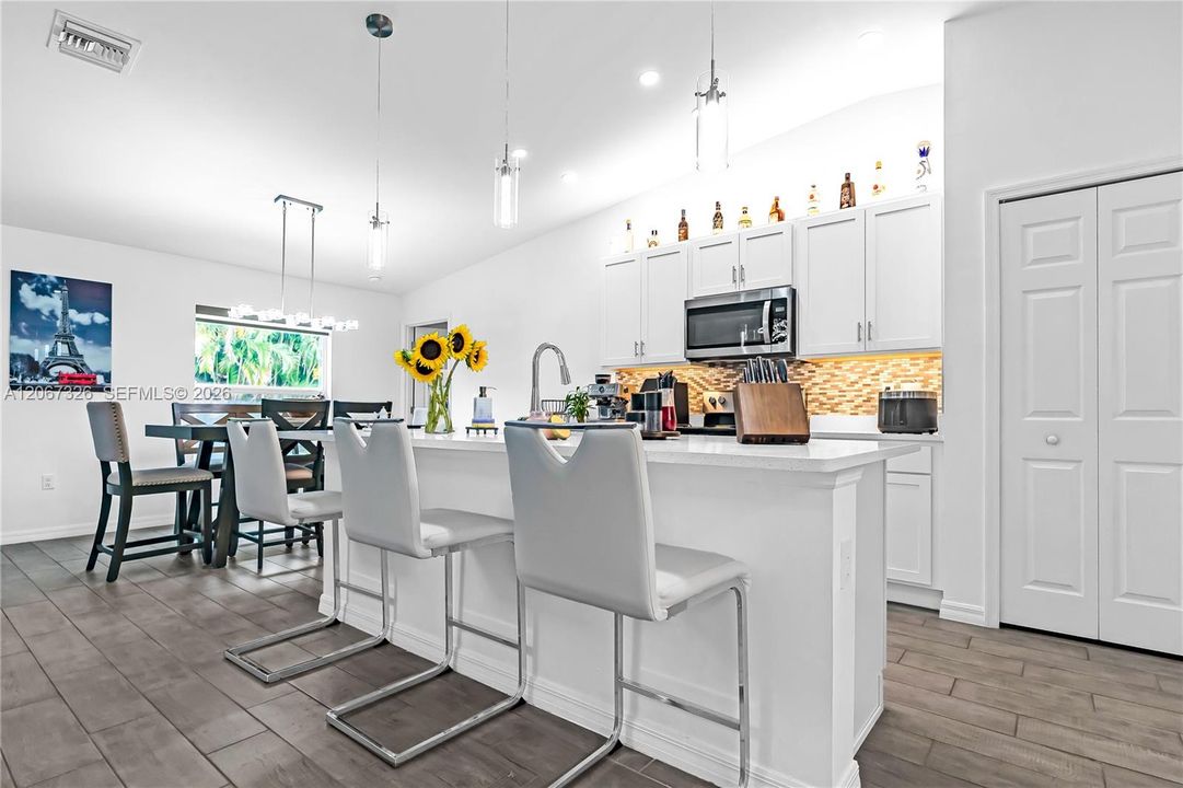 For Sale: $479,900 (4 beds, 2 baths, 1651 Square Feet)