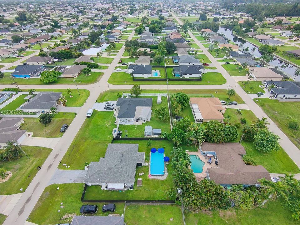 For Sale: $479,900 (4 beds, 2 baths, 1651 Square Feet)