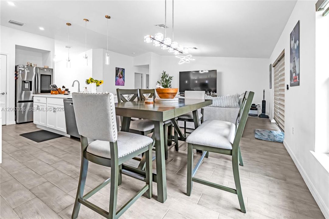 For Sale: $479,900 (4 beds, 2 baths, 1651 Square Feet)