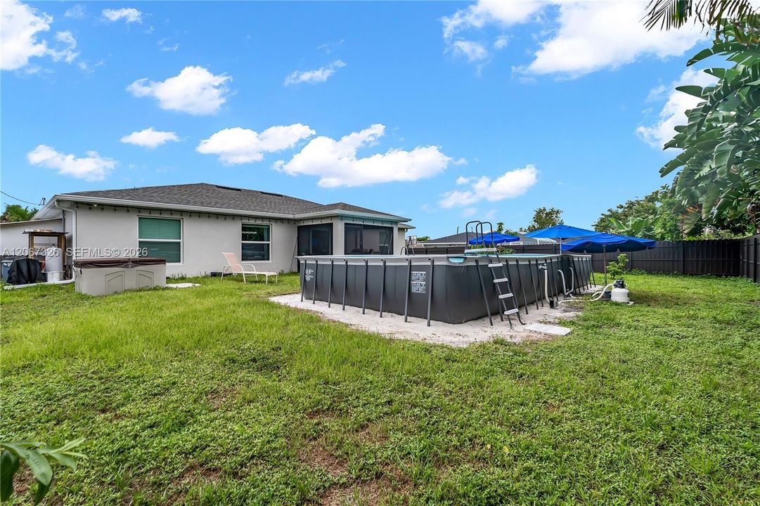 For Sale: $479,900 (4 beds, 2 baths, 1651 Square Feet)