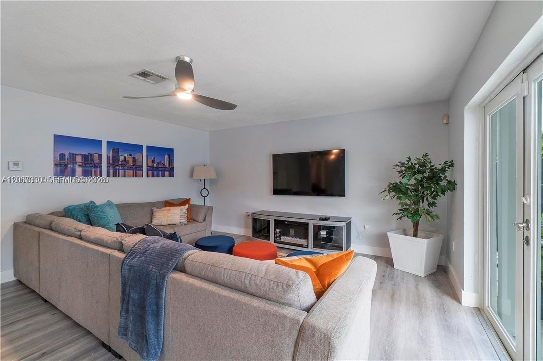 For Rent: $7,000 (4 beds, 3 baths, 2537 Square Feet)