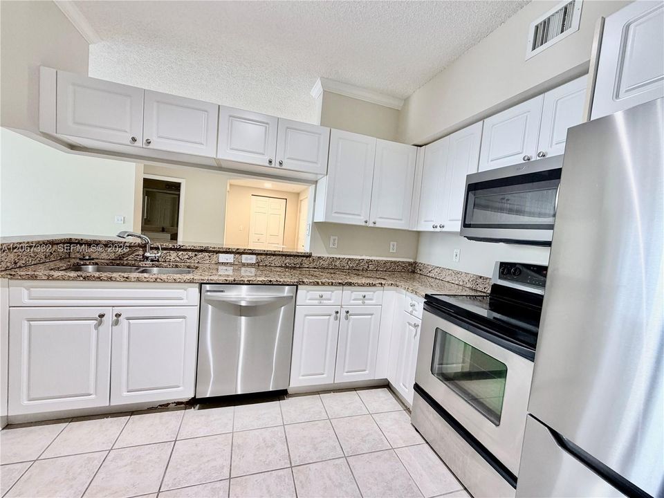 For Rent: $3,500 (2 beds, 2 baths, 1116 Square Feet)