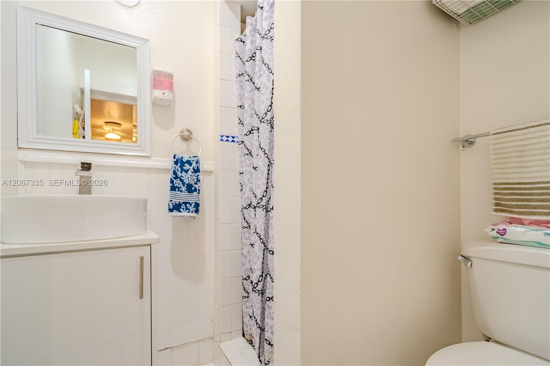 Activo con contrato: $749,000 (3 camas, 2 baños, 1787 Pies cuadrados)
