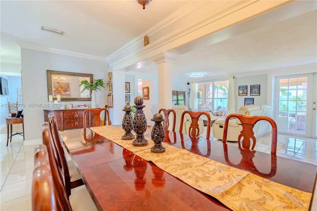 Activo con contrato: $749,000 (3 camas, 2 baños, 1787 Pies cuadrados)