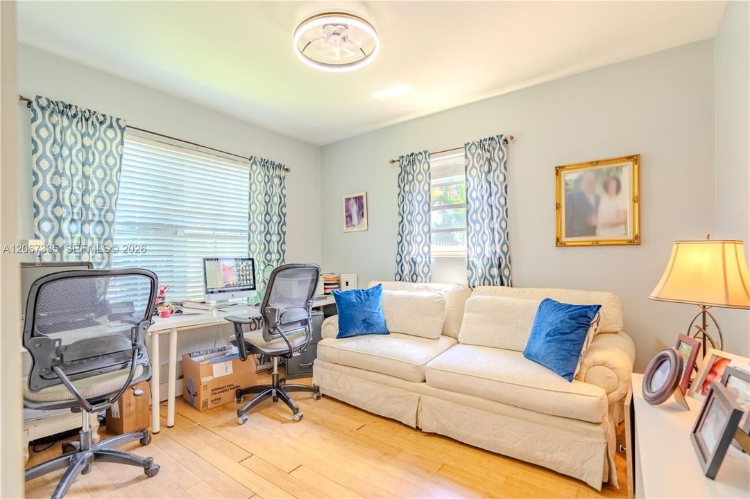 Activo con contrato: $749,000 (3 camas, 2 baños, 1787 Pies cuadrados)