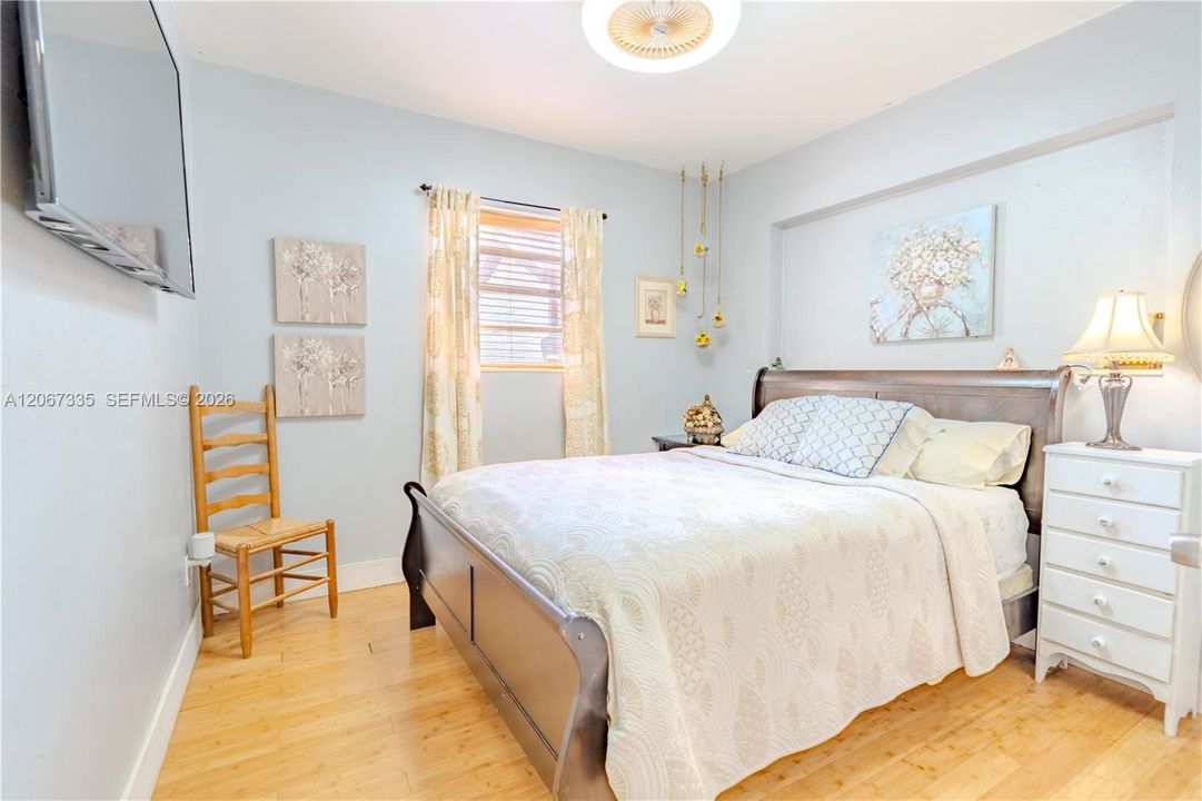 Activo con contrato: $749,000 (3 camas, 2 baños, 1787 Pies cuadrados)