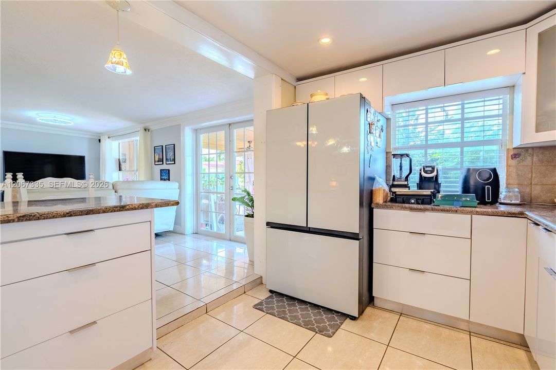 Activo con contrato: $749,000 (3 camas, 2 baños, 1787 Pies cuadrados)