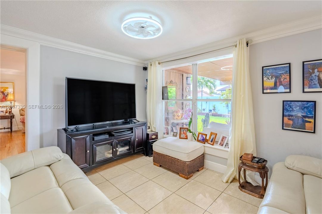 Activo con contrato: $749,000 (3 camas, 2 baños, 1787 Pies cuadrados)