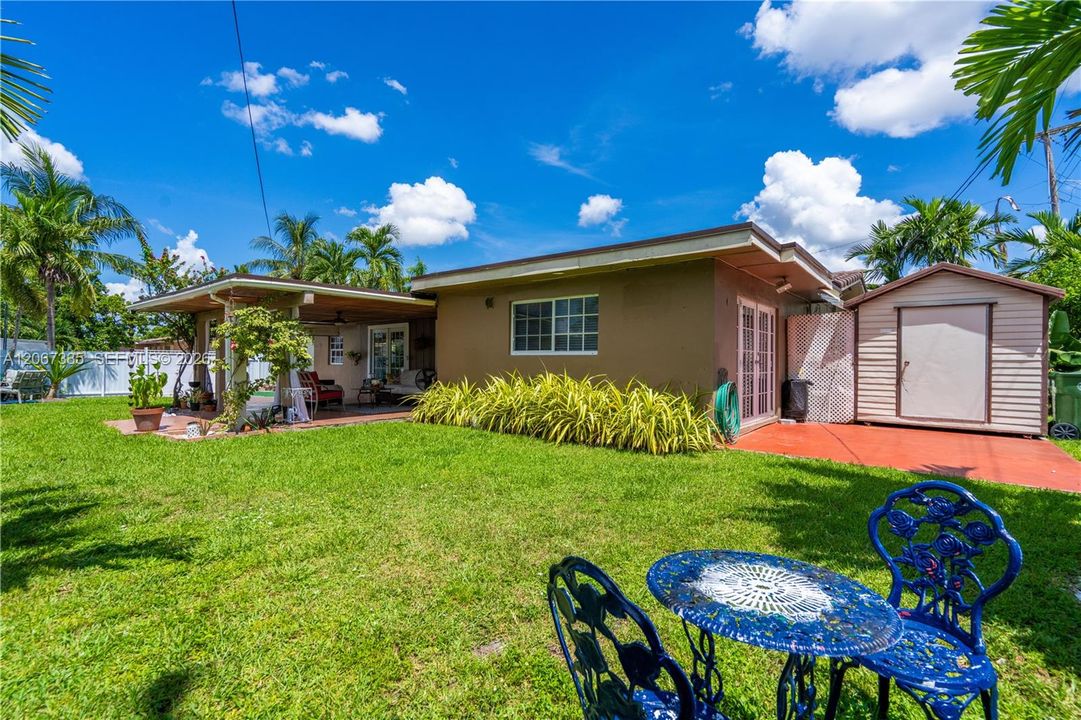 Activo con contrato: $749,000 (3 camas, 2 baños, 1787 Pies cuadrados)