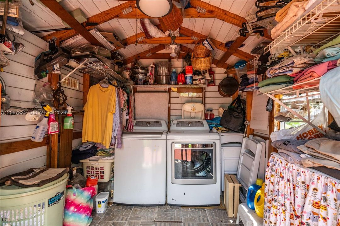 Activo con contrato: $749,000 (3 camas, 2 baños, 1787 Pies cuadrados)