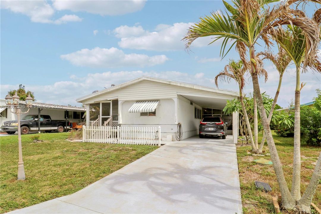 Recently Sold: $169,000 (2 beds, 2 baths, 1060 Square Feet)