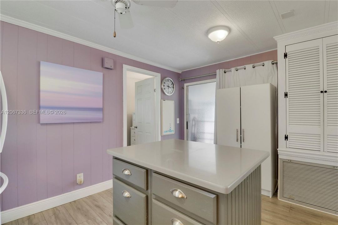 Recently Sold: $169,000 (2 beds, 2 baths, 1060 Square Feet)