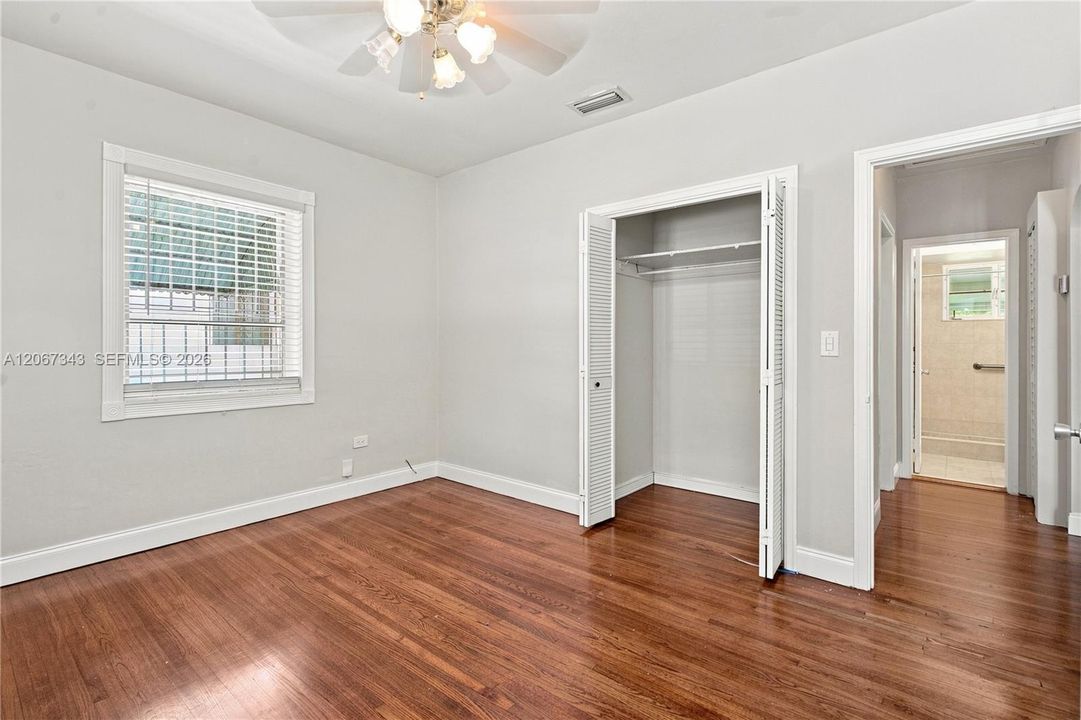 Active With Contract: $3,100 (2 beds, 1 baths, 816 Square Feet)