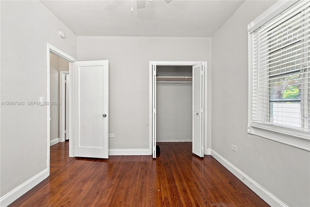 Active With Contract: $3,100 (2 beds, 1 baths, 816 Square Feet)