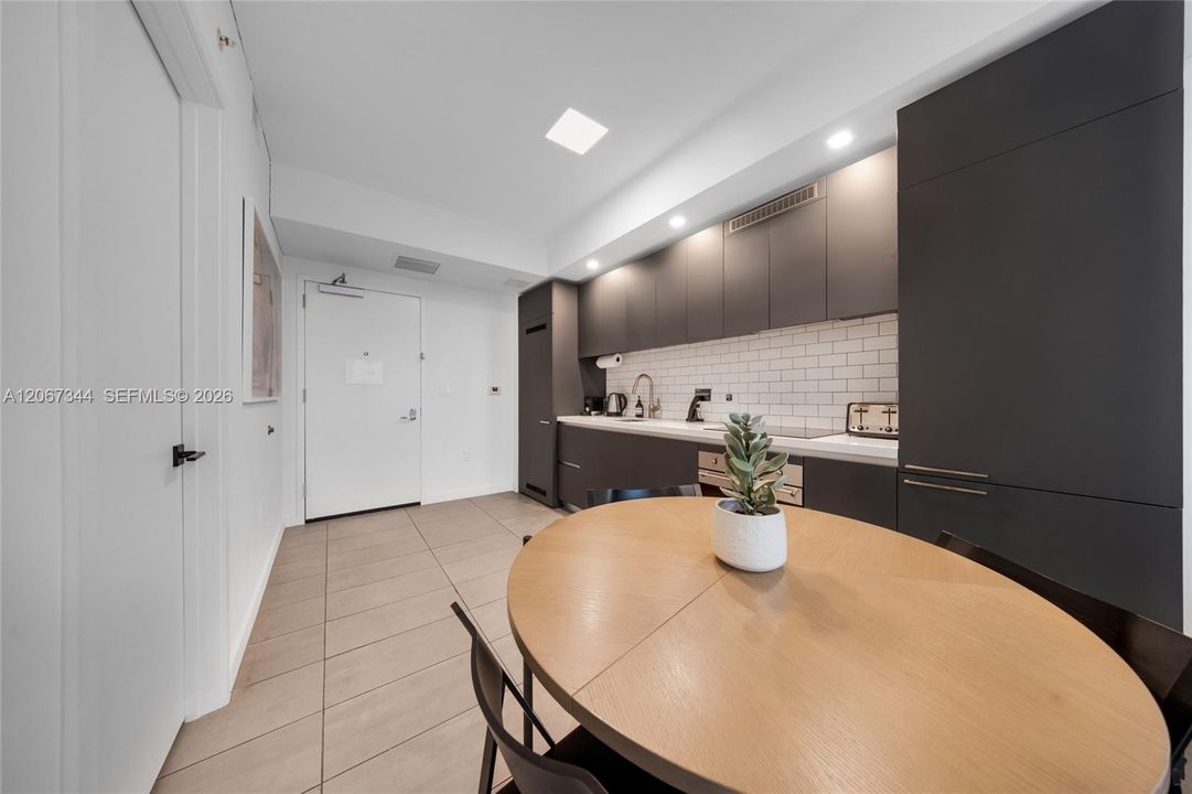 На продажу: $459,000 (0 спален, 1 ванн, 386 Квадратных фут)