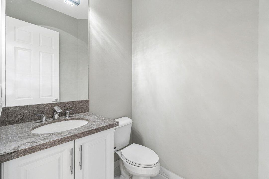 016-17352RosellaRoad-BocaRaton-FL-33496-