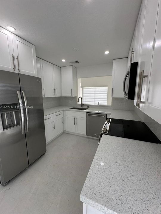 For Rent: $1,400 (1 beds, 1 baths, 1350 Square Feet)
