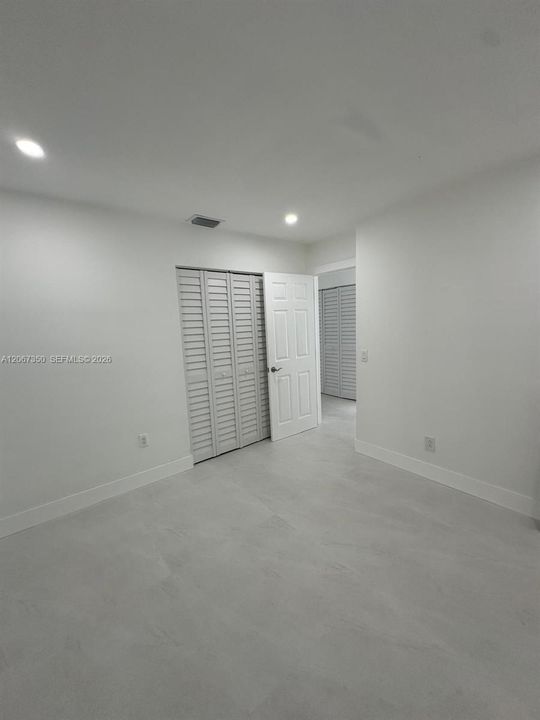 For Rent: $1,400 (1 beds, 1 baths, 1350 Square Feet)