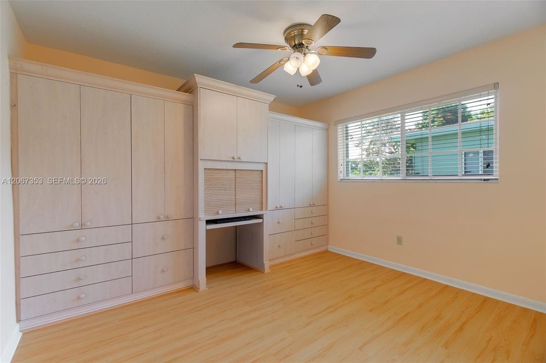 For Sale: $699,000 (4 beds, 2 baths, 1958 Square Feet)