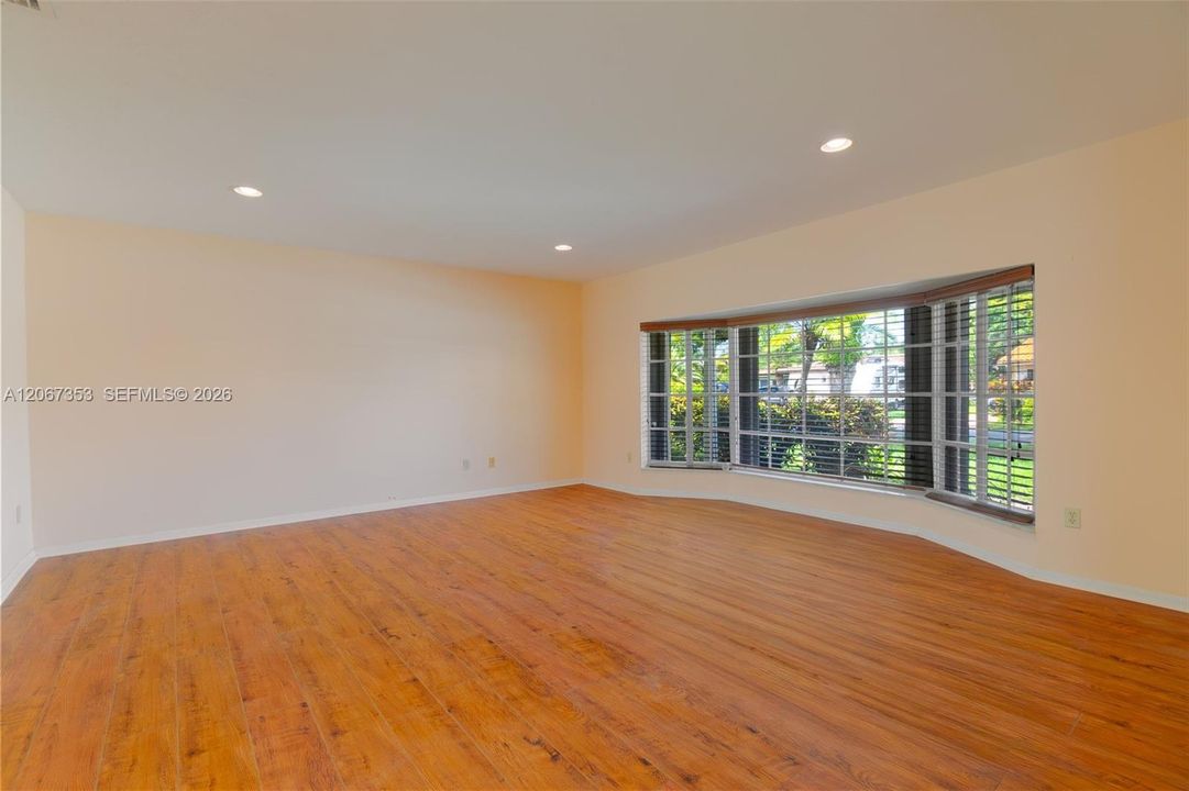 For Sale: $699,000 (4 beds, 2 baths, 1958 Square Feet)