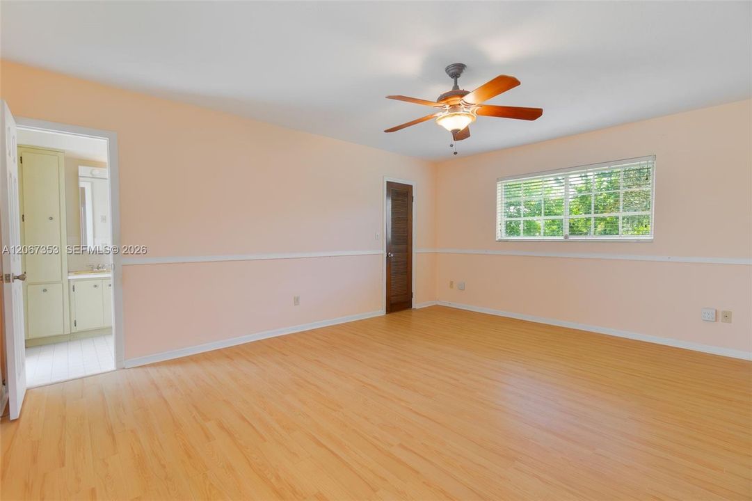 For Sale: $699,000 (4 beds, 2 baths, 1958 Square Feet)