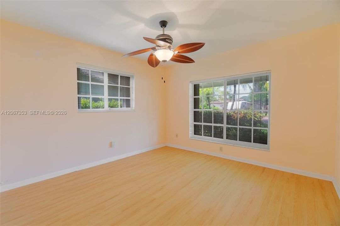 For Sale: $699,000 (4 beds, 2 baths, 1958 Square Feet)