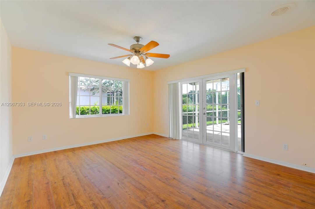 For Sale: $699,000 (4 beds, 2 baths, 1958 Square Feet)