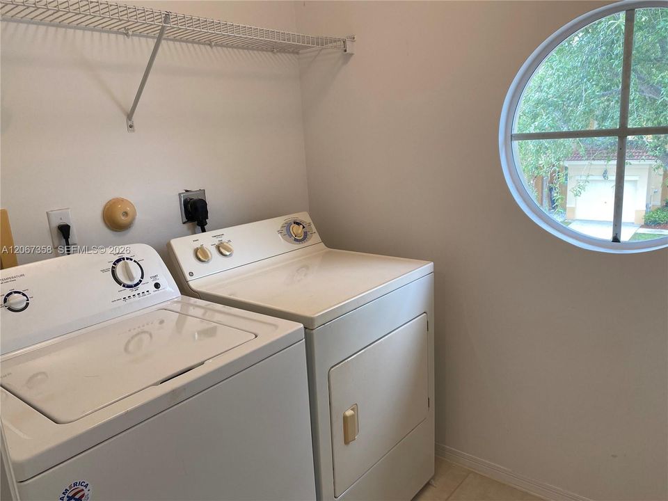 For Sale: $415,000 (3 beds, 2 baths, 1598 Square Feet)