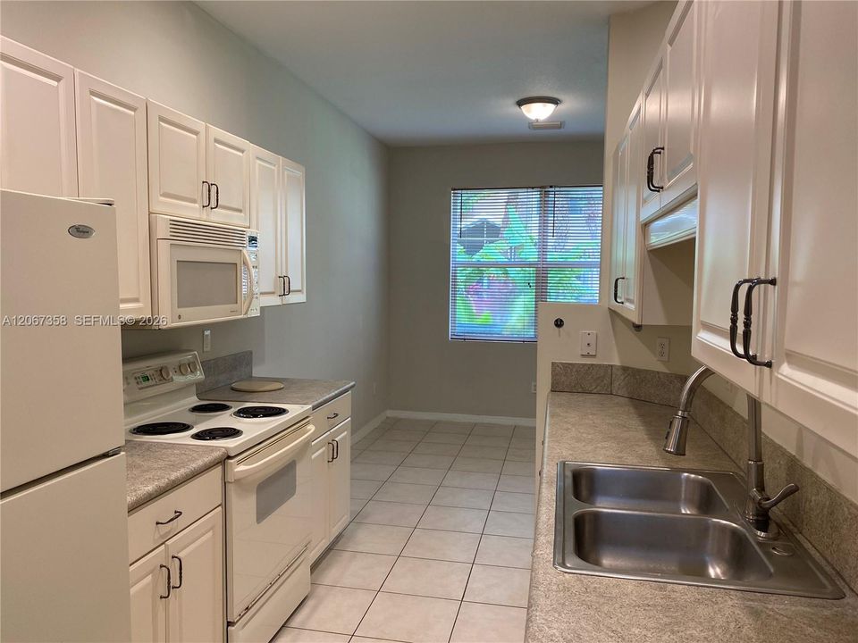For Sale: $415,000 (3 beds, 2 baths, 1598 Square Feet)