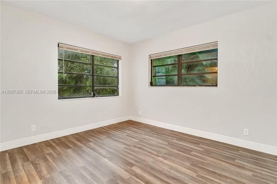 For Sale: $499,900 (5 beds, 3 baths, 2250 Square Feet)