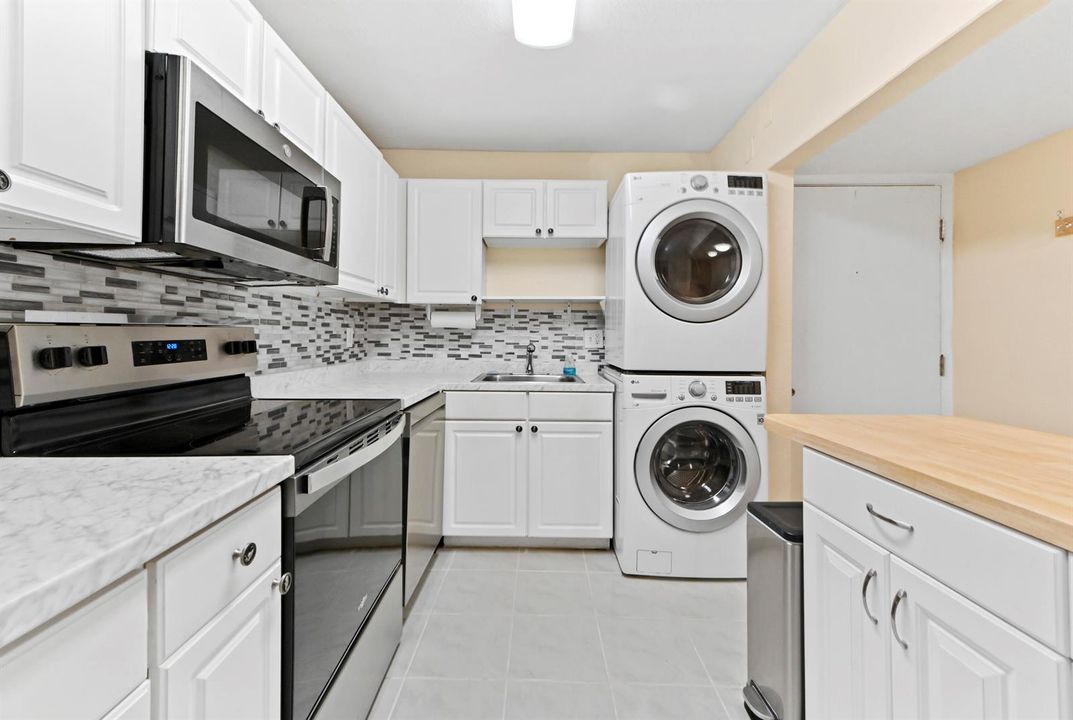 10 Kitchen 01
